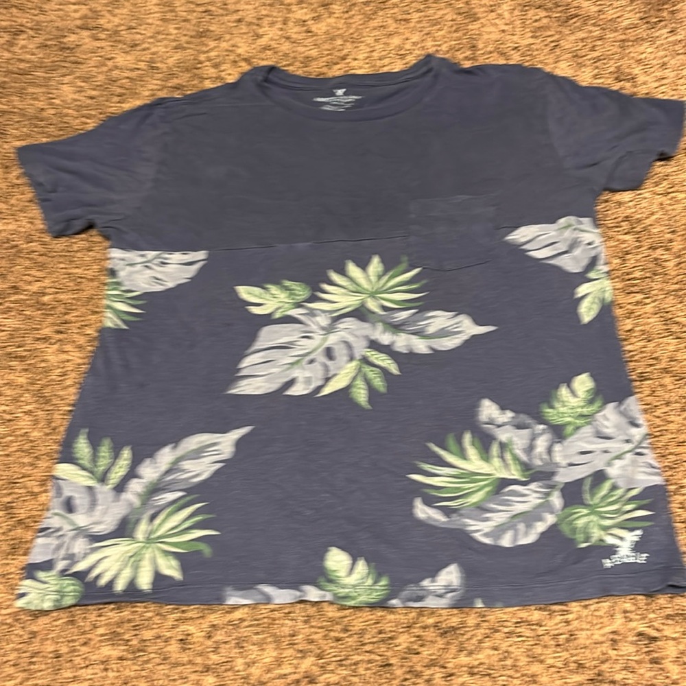 American eagle tropical tshirt blue with palm leaves size medium